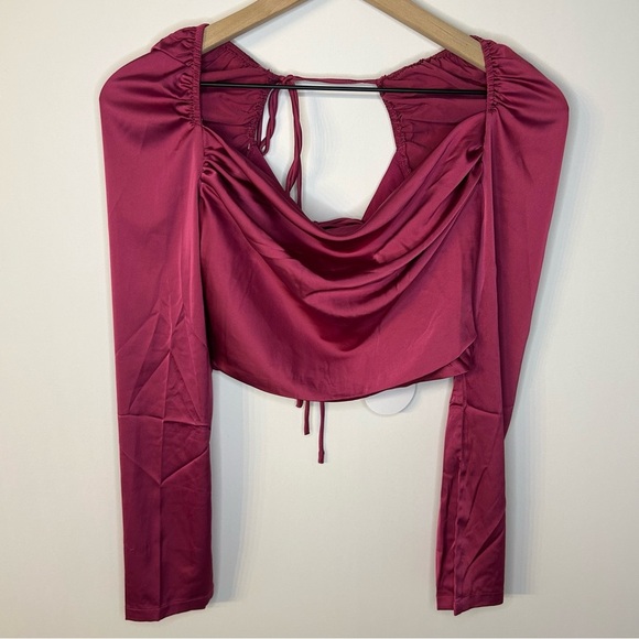 *NWT* More To Come Kaela Open Back Top in Burgundy, Size Medium, Blouse - Picture 2 of 9